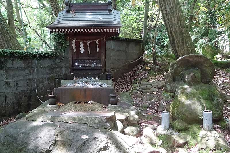 タヌキを祀った狸福神社
