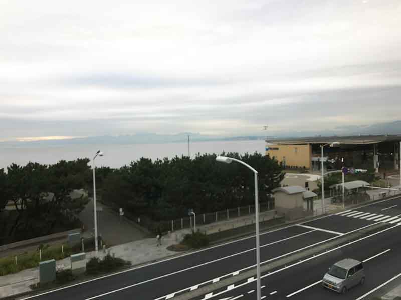 新江ノ島水族館を上から眺める