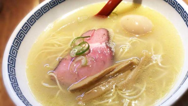 【平塚で人気の塩ラーメン専門店秀膽（ひでたん）】コラーゲンたっぷり！鶏白湯スープは深夜に食べても罪悪感ゼロ！