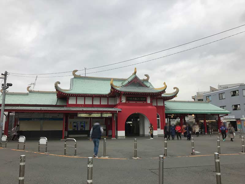 江ノ島観光のスタート地点になることが多い小田急線片瀬江ノ島駅