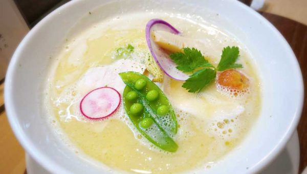 【銀座篝(かがり)鎌倉店】まるで高級な天一！鶏白湯とろとろスープが旨い！