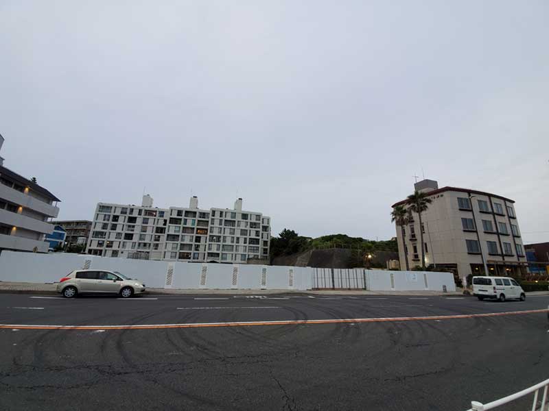 ほてる汐彩の隣に新しいホテルが建設中