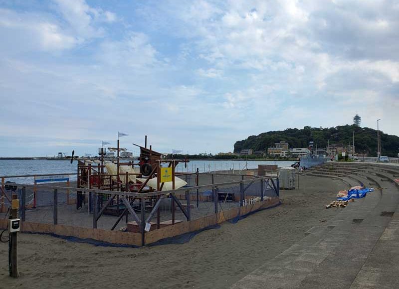 【2021夏・江ノ島片瀬東浜ちびっこアスレチックパーク完成】子供と遊んで船が映える！