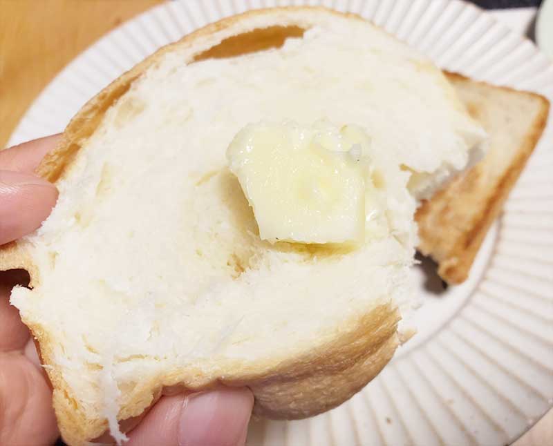 バターを添えると甘みが引き立つ