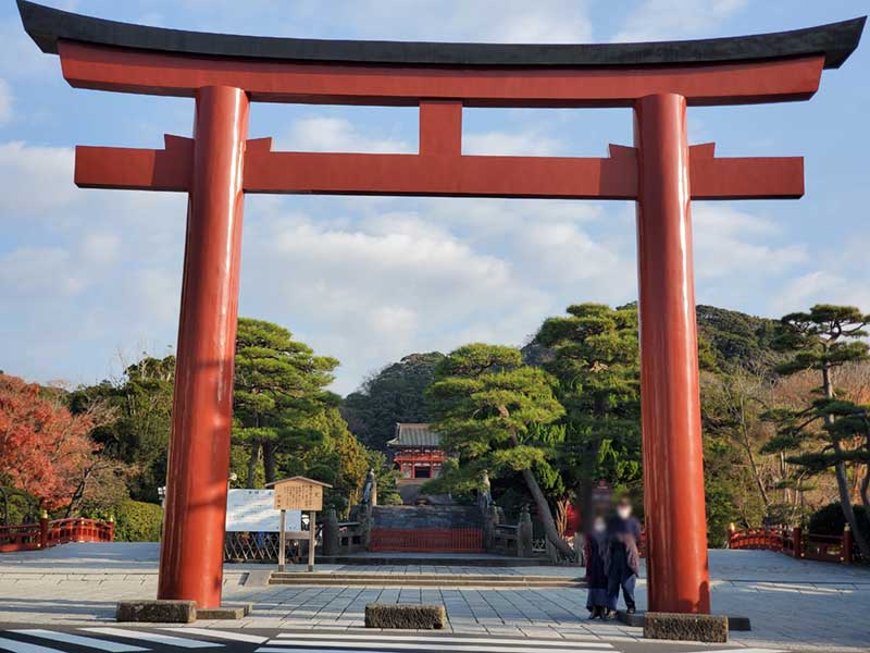 鎌倉八幡宮の入口、三の鳥居