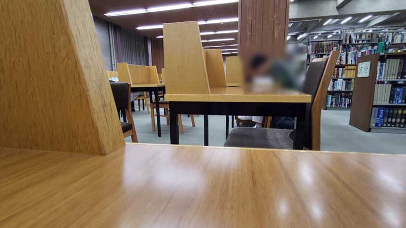 平塚市中央図書館の3階の学習スペース